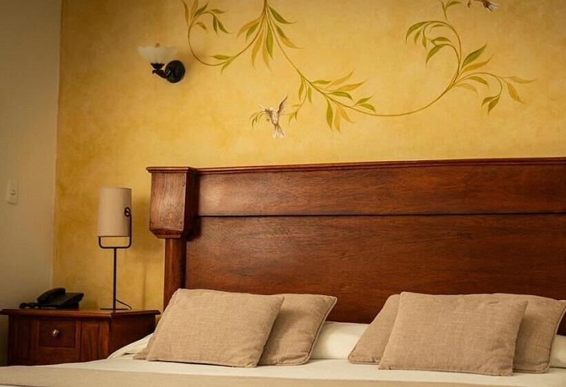 سوییت خانوادگی, Roka Plaza Hotel Boutique