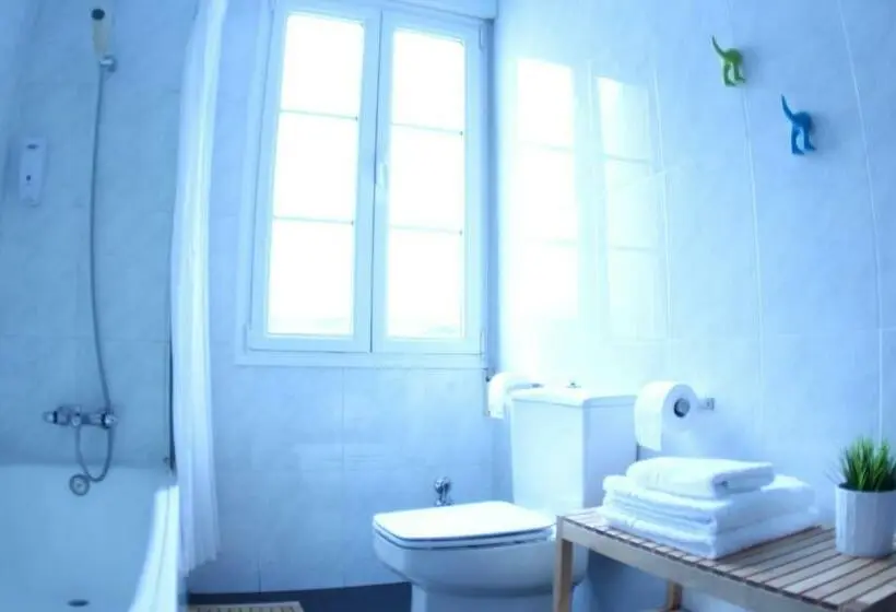 اتاق استاندارد با سرویس بهداشتی مشترک, Zubia Urban Rooms