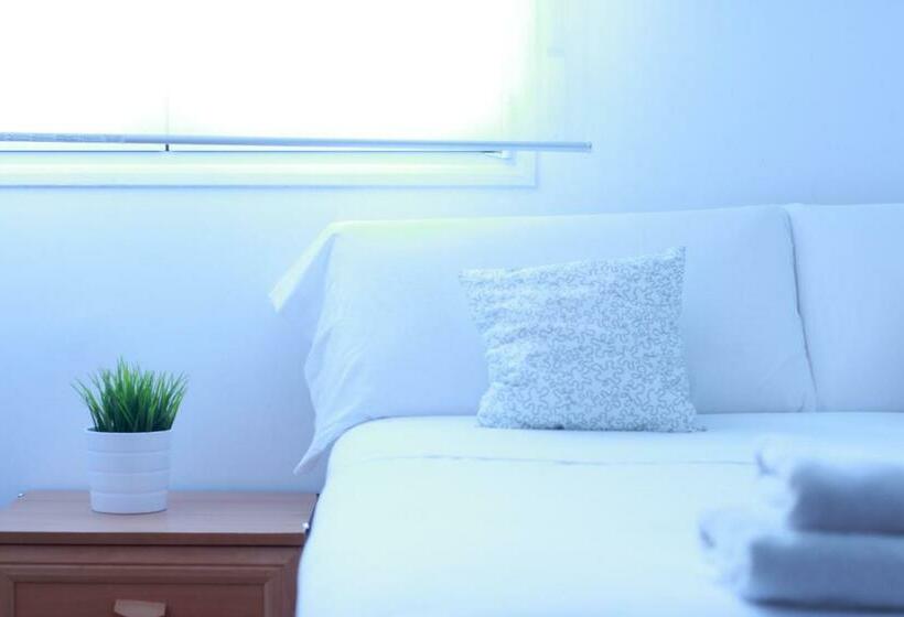 バス共有のスタンダードルーム, Zubia Urban Rooms