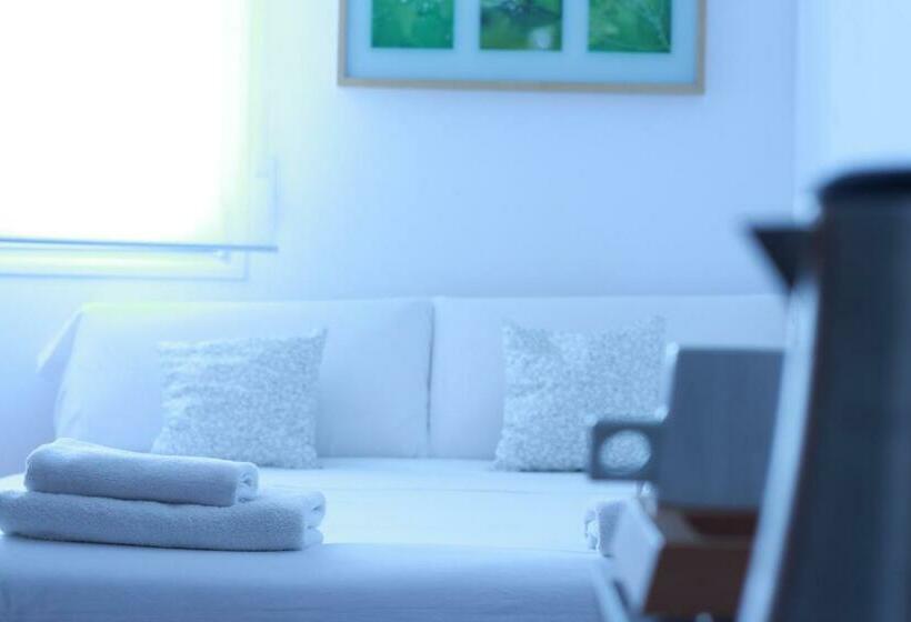 バス共有のスタンダードルーム, Zubia Urban Rooms