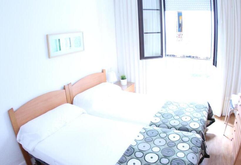 バス共有のスタンダードルーム, Zubia Urban Rooms