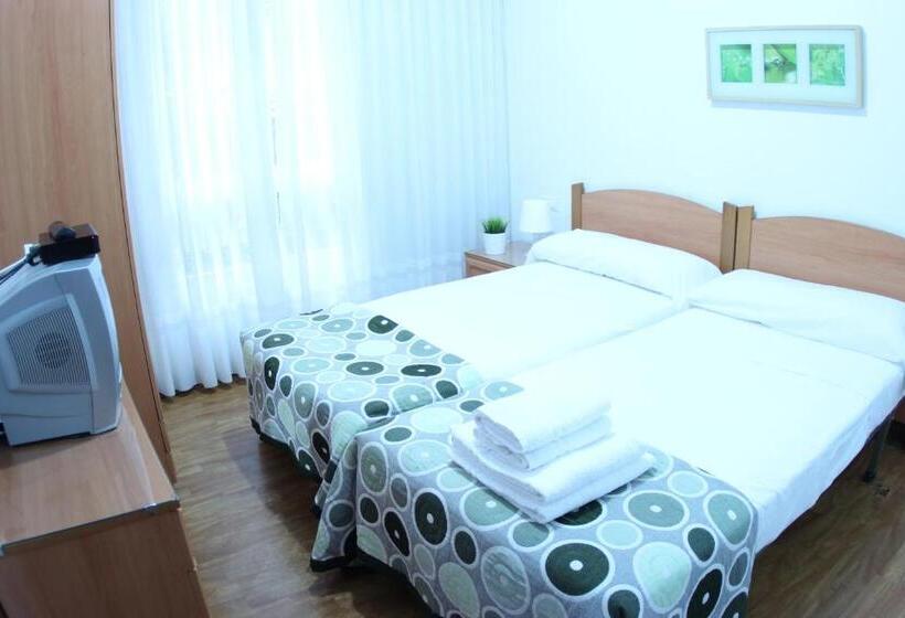 バス共有のスタンダードルーム, Zubia Urban Rooms