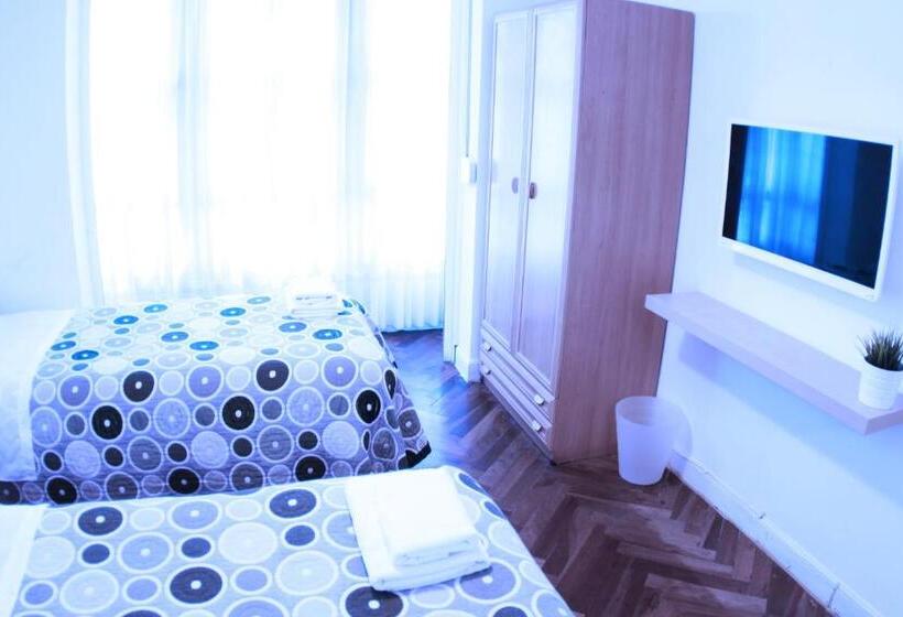 浴室共有ファミリールーム, Zubia Urban Rooms