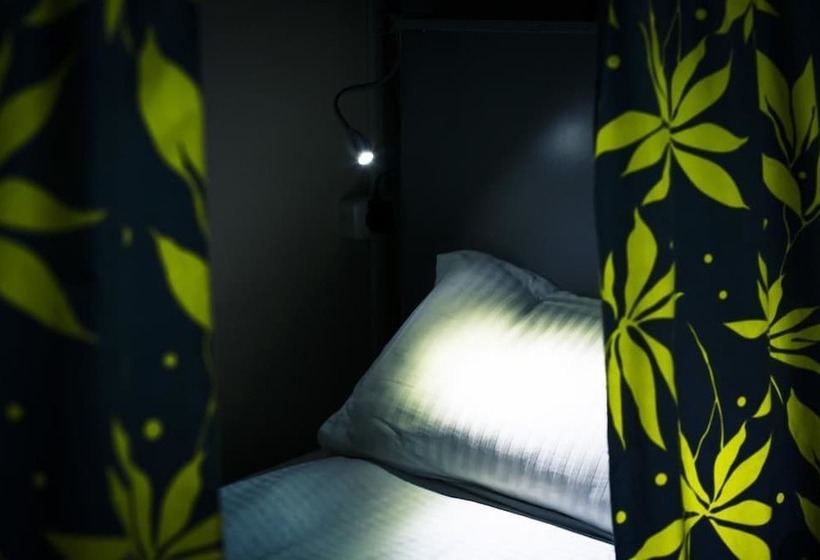 اتاق استاندارد سه نفره, Sky Hostel