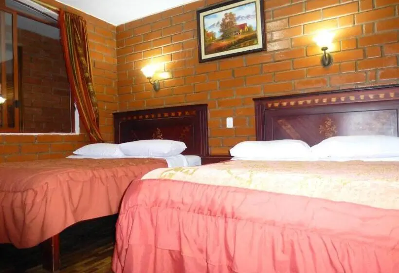 Standard Neljän Hengen Huone, Hostal Nomada