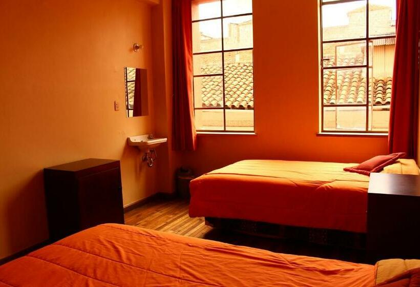 バスルーム共有のトリプルスタンダード, Check Inn Bed And Breakfast