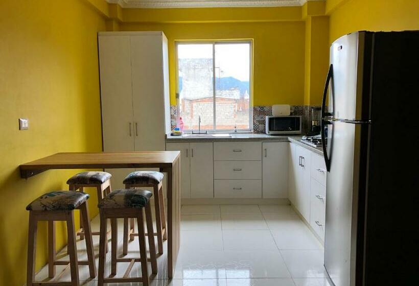 Suite mit Bergblick, Check Inn Bed And Breakfast