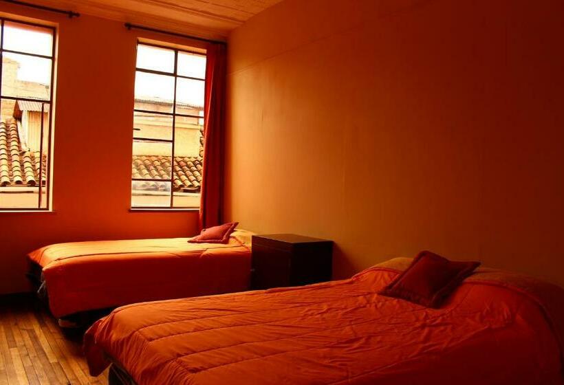 Standard 3 Bett Zimmer Geteiltes Bad, Check Inn Bed And Breakfast