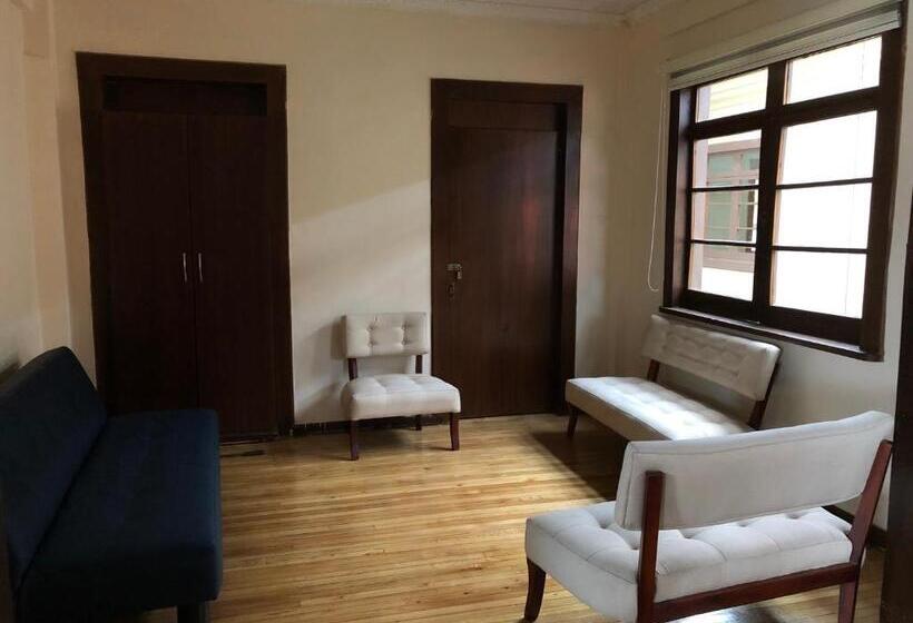 Suite mit Bergblick, Check Inn Bed And Breakfast
