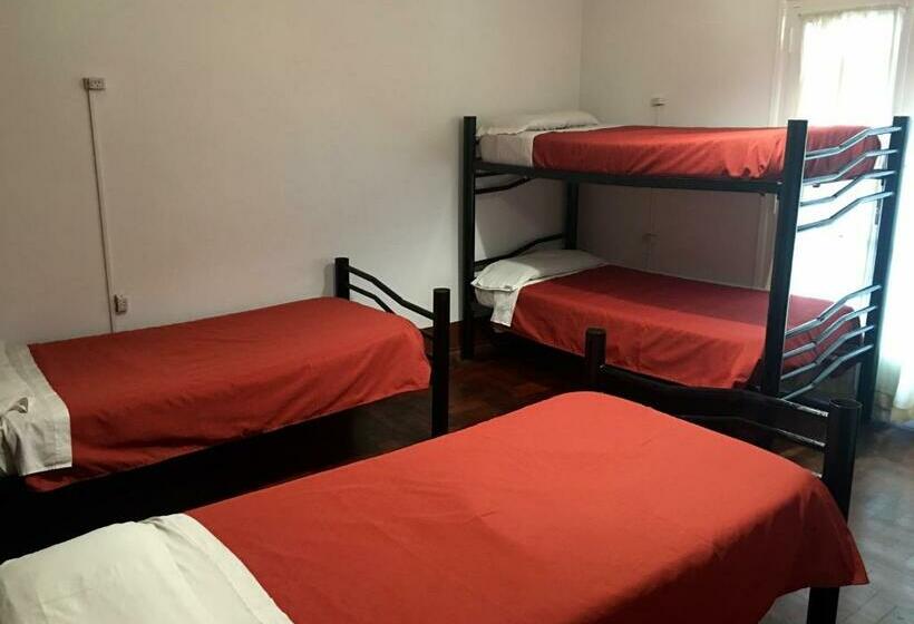 اتاق استاندارد سه نفره, Hostel Lagares