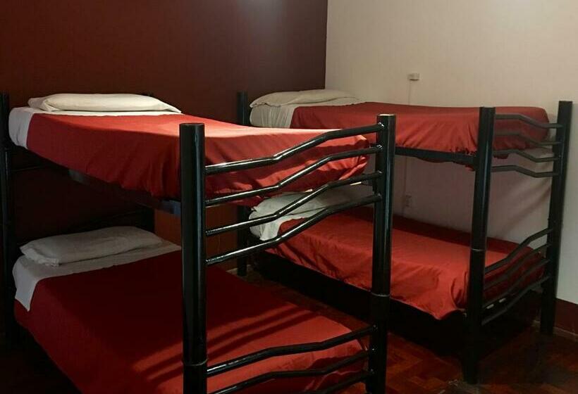 מיטה בחדר משותף, Hostel Lagares