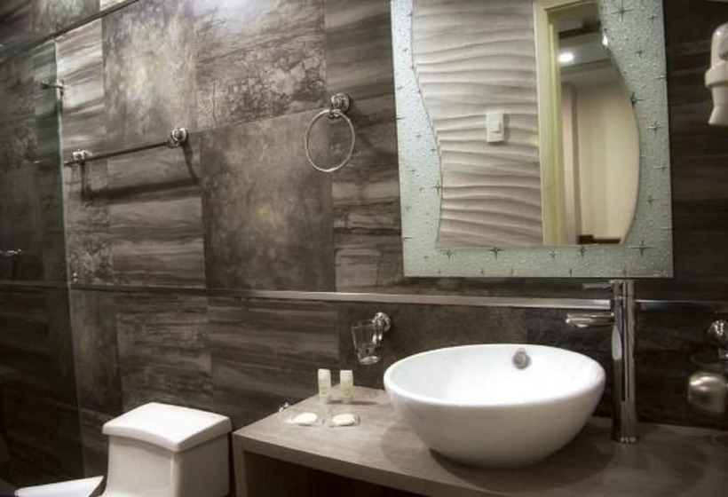 Familiekamer, Ciudad Latin Palace