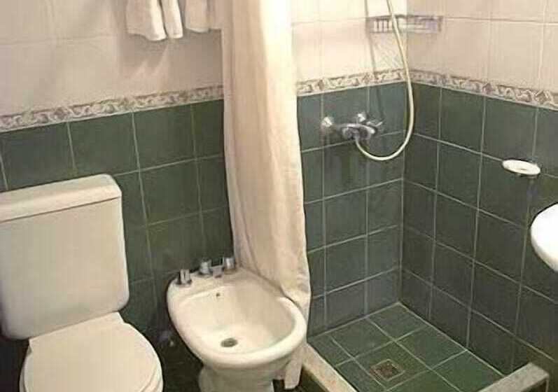 חדר סטנדרט לשלושה, Esmeralda Select