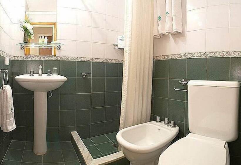 חדר סטנדרט לשלושה, Esmeralda Select