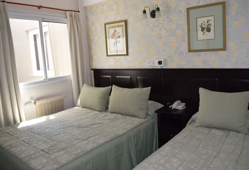 חדר סטנדרט לשלושה, Esmeralda Select