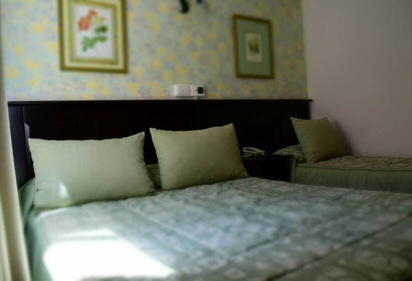 חדר סטנדרט לשלושה, Esmeralda Select