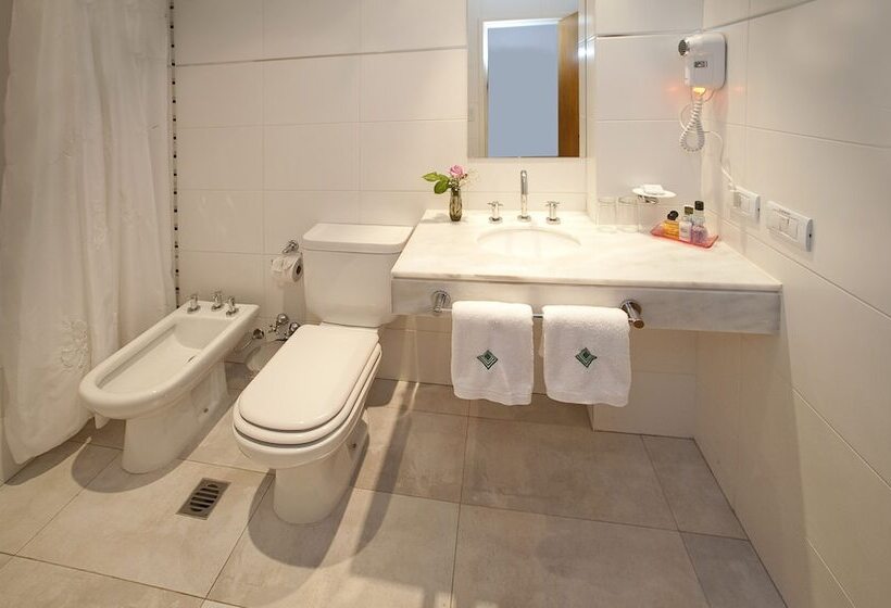 חדר דלוקס לשלושה, Esmeralda Select