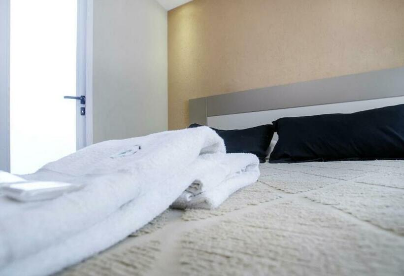 اتاق استاندارد, Parada