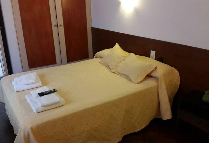 トリプルクラシックルーム, Regidor