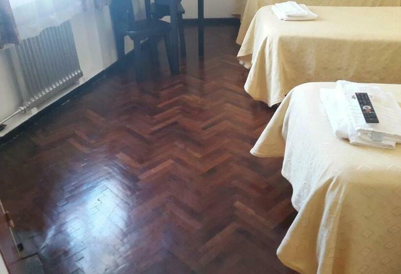 トリプルクラシックルーム, Regidor