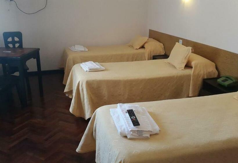 トリプルクラシックルーム, Regidor