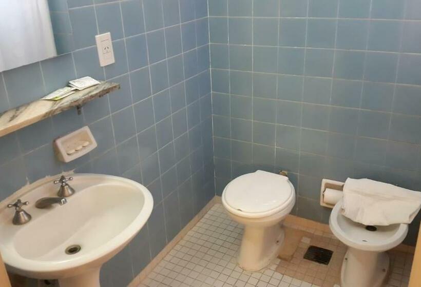 トリプルクラシックルーム, Regidor