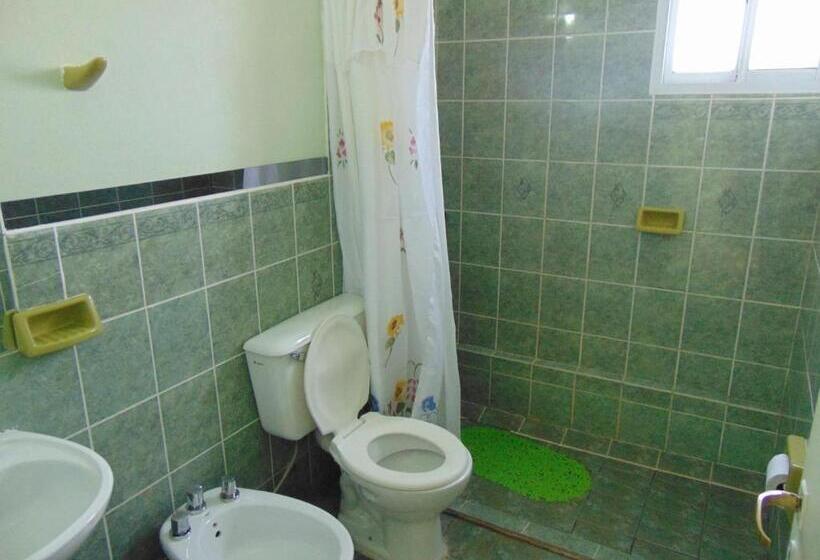 スタンダード４人部屋, Rumel Quimey Quipan