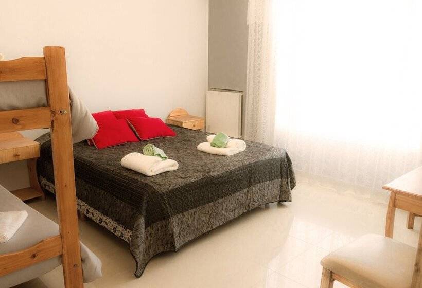 スーペリアの４人部屋, Rumel Quimey Quipan