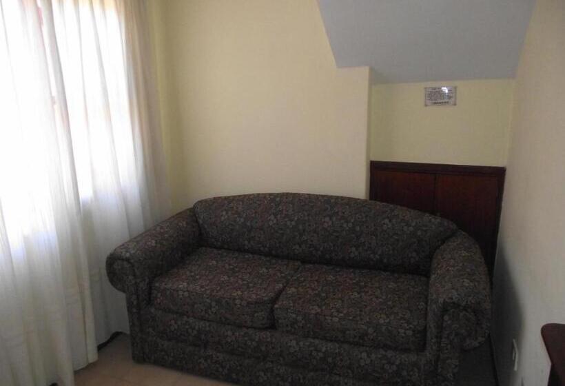 سرير فى غرفة مشتركه, San Diego