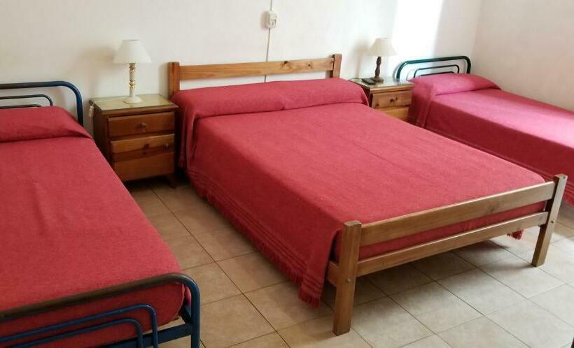 اتاق استاندارد چهار تخته, Sevilla Home