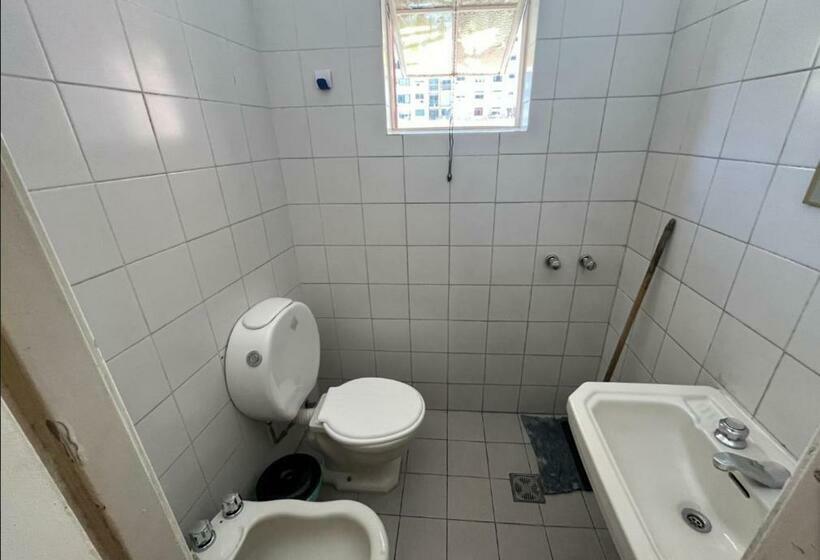 اتاق استاندارد سه نفره, Sevilla Home