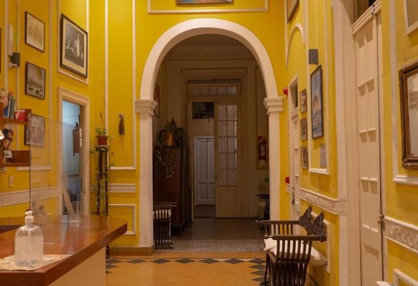 اتاق استاندارد یک تخته با سرویس بهداشتی مشترک, Sevilla Home