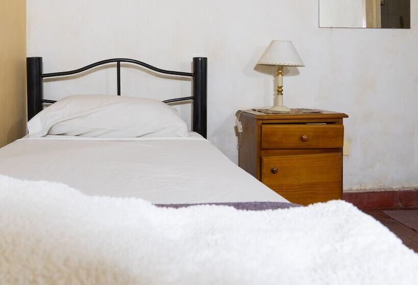 اتاق استاندارد یک نفره, Sevilla Home