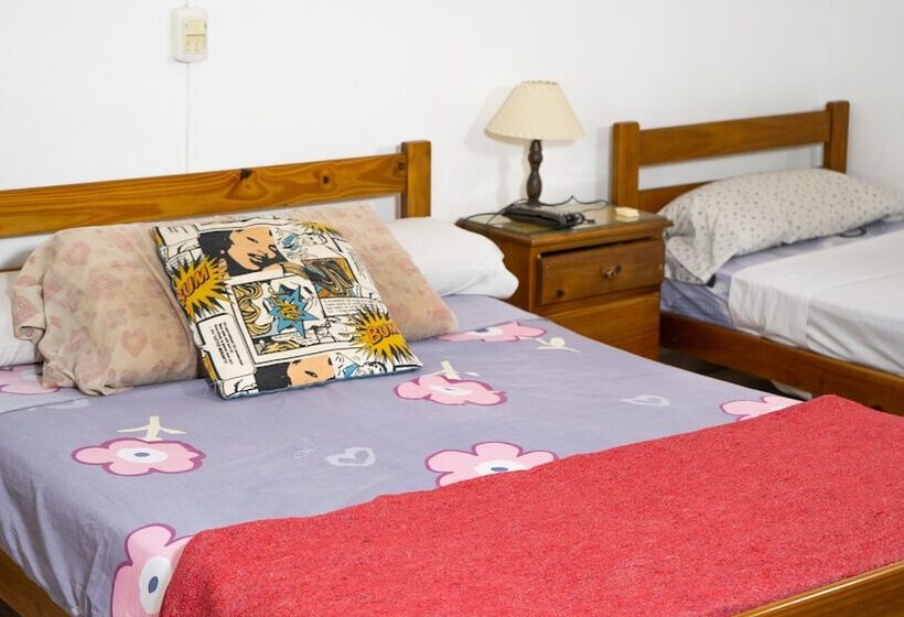 اتاق استاندارد چهار تخته, Sevilla Home