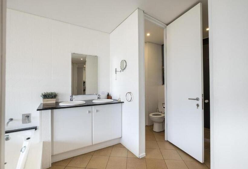 آپارتمان کامفورت 3 خوابه, Point Waterfront Apartments