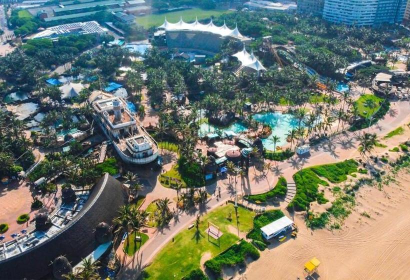 آپارتمان ممتاز سه‌خوابه رو به دریا, Point Waterfront Apartments