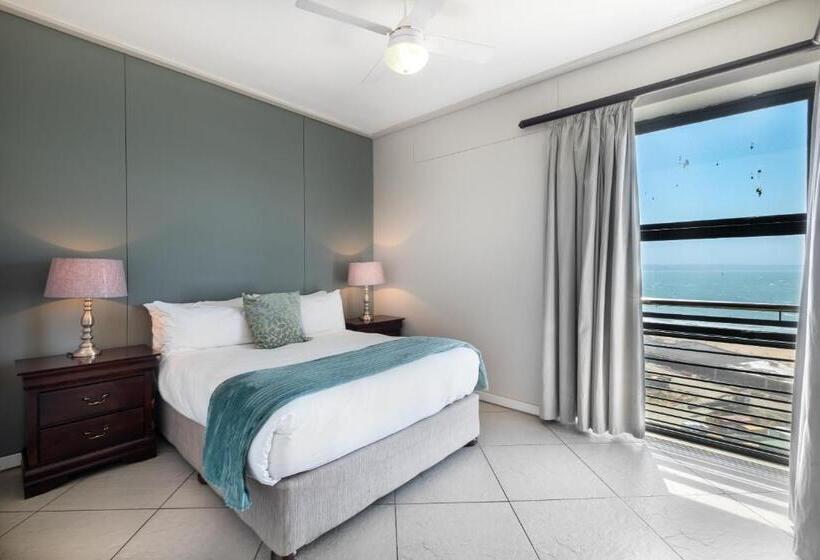 Superior 3-bedroom flat with sea view, Point Waterfront Apartments