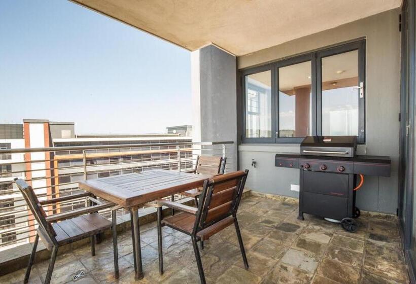 آپارتمان ممتاز سه‌خوابه رو به دریا, Point Waterfront Apartments