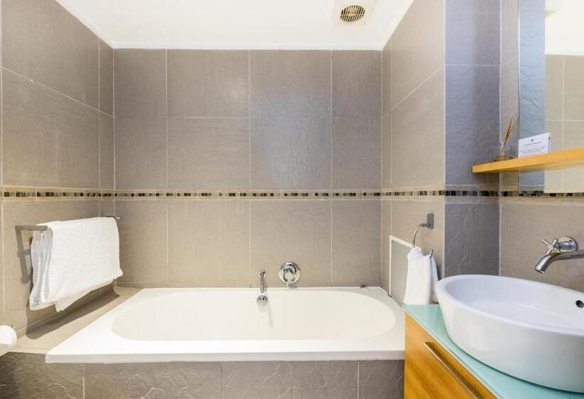 Апартаменты Deluxe 2 Спальни Вид на Море, Point Waterfront Apartments
