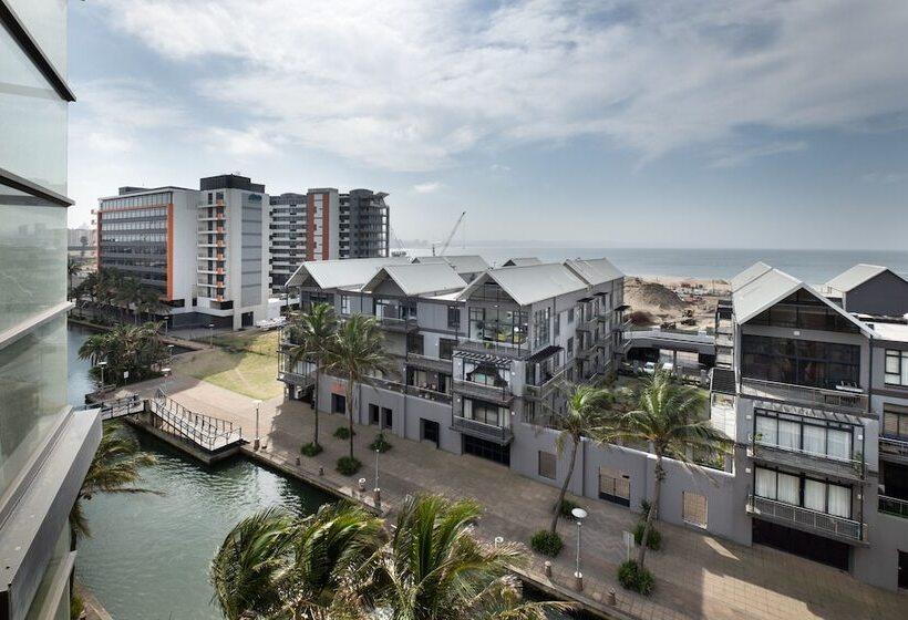 3 Bedroom Deluxe Apartment Sea View, Point Waterfront Apartments
