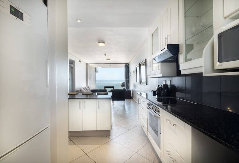 2 Bedroom Deluxe Apartment Sea View, Point Waterfront Apartments