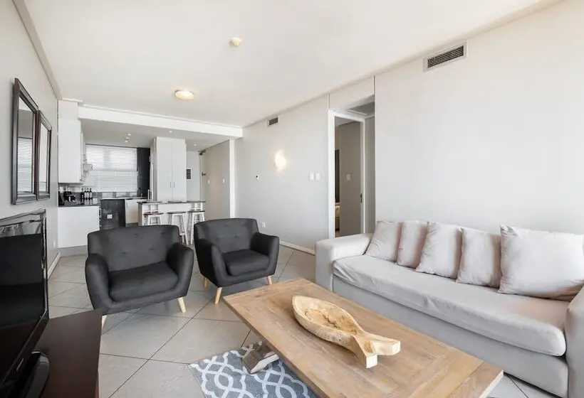 オーシャンビューの２ベッドルームデラックスアパート, Point Waterfront Apartments