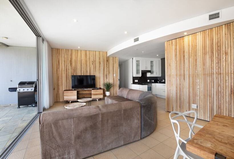 Апартаменты Comfort 3 Спальни, Point Waterfront Apartments