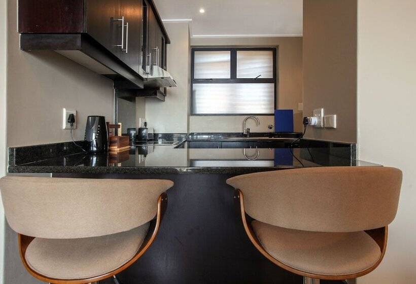 Апартаменты Deluxe 2 Спальни, Point Waterfront Apartments
