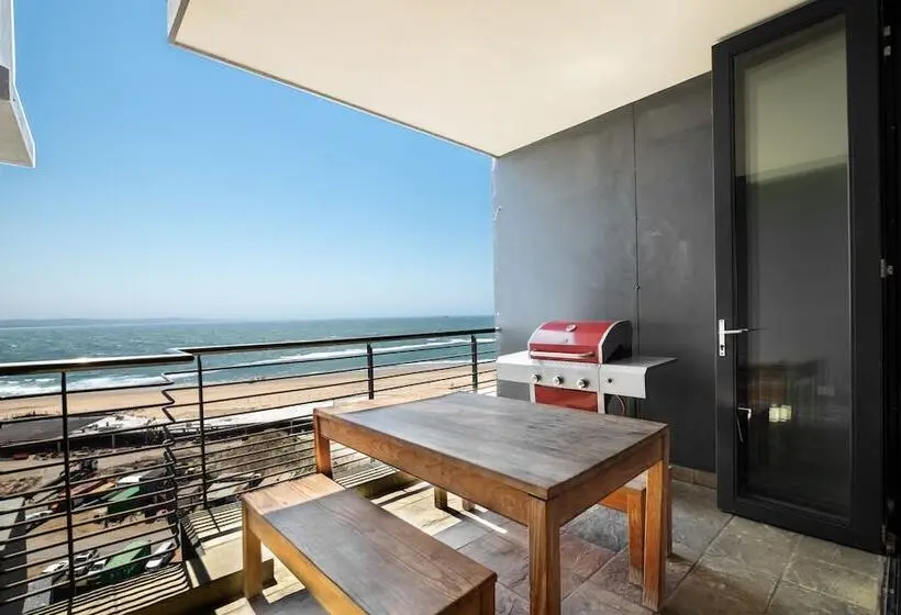 オーシャンビューの２ベッドルームデラックスアパート, Point Waterfront Apartments
