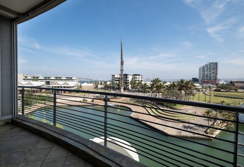 آپارتمان کامفورت 3 خوابه, Point Waterfront Apartments