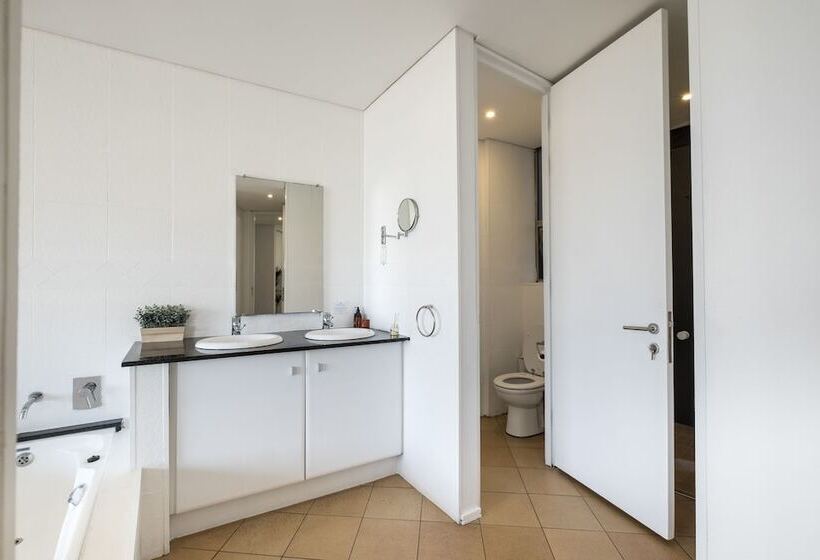 آپارتمان کامفورت 3 خوابه, Point Waterfront Apartments