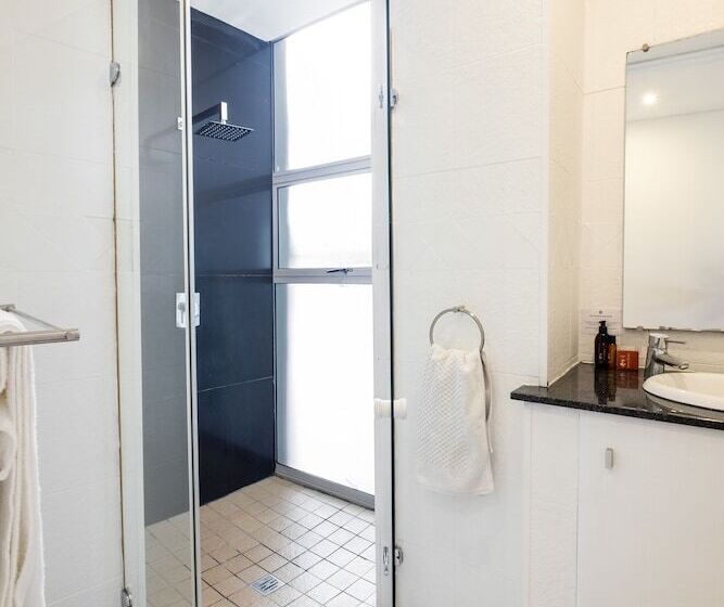 آپارتمان کامفورت 3 خوابه, Point Waterfront Apartments