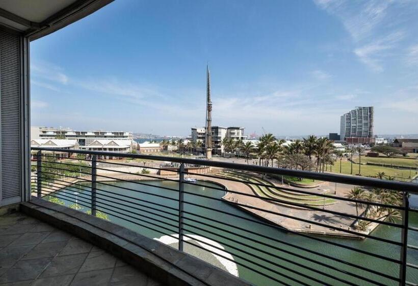 آپارتمان کامفورت 3 خوابه, Point Waterfront Apartments