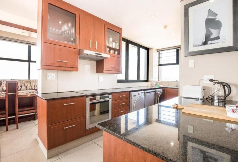 Superior 3-bedroom flat with sea view, Point Waterfront Apartments